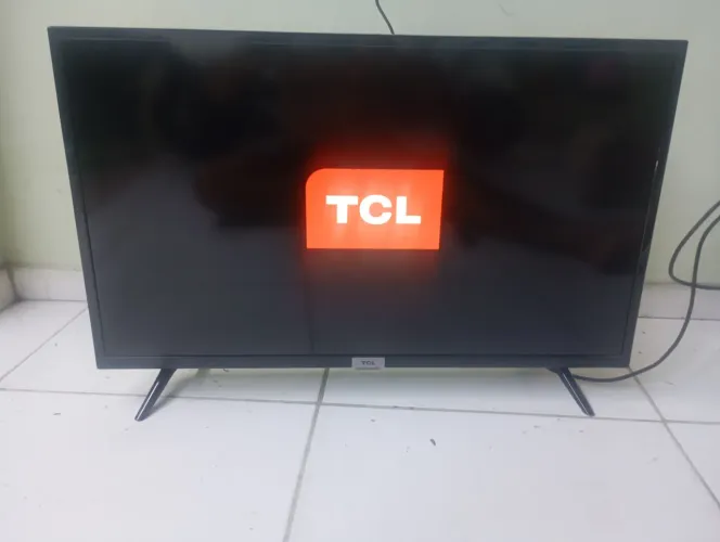Vendo uma TV smart de 32 polegadas 