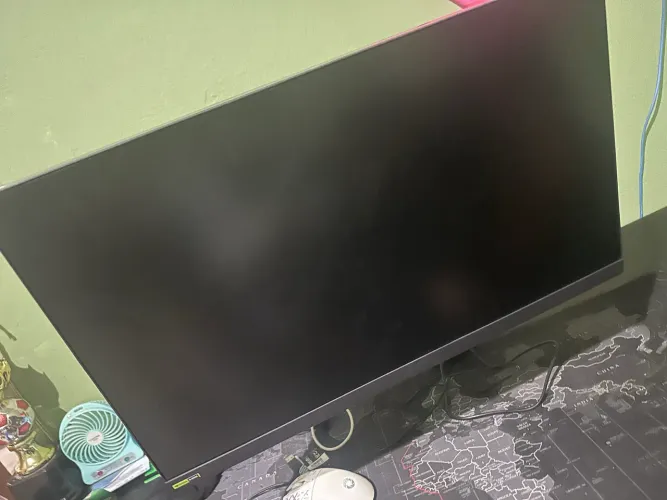 Monitor ultragear 180hz 4 meses de uso