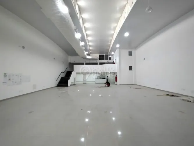 Galpão reformado em Moema à venda e locação, 845m², 8 banheiros e 3 Vagas
