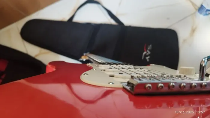 Guitarra Squier Bullet