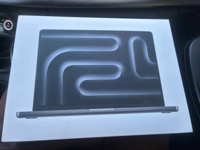 MacBook Pro 1TB SSD / 16gb RAM Apple M5 14 Polegadas Lacrado