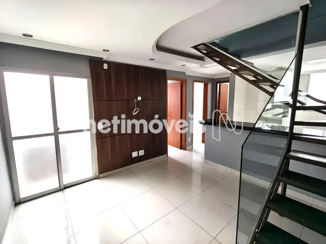 Cobertura 3 quartos, 2 bhs, Cozinha com armários, Elevador, 01 vaga.,