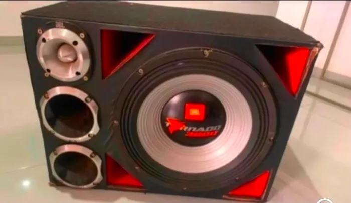 Caixa fulano trap jbl