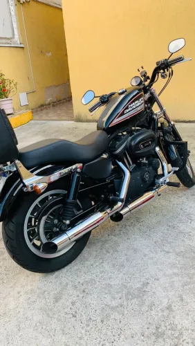 Harley Davidson 883 R