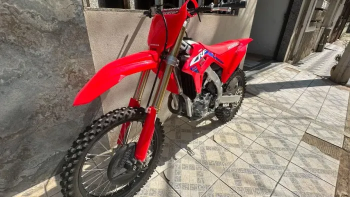 CRF 250 R 2024 (1 hora de uso)