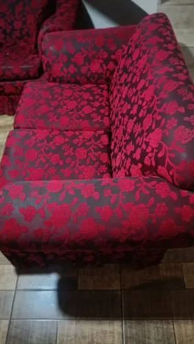 Sofá vermelho floral 2 e 3 lugares 