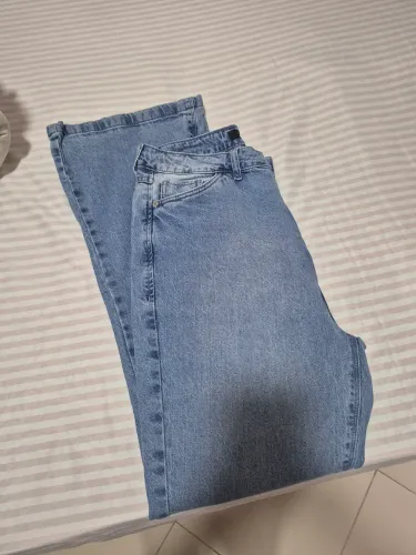 Calça jeans Dudalina flare