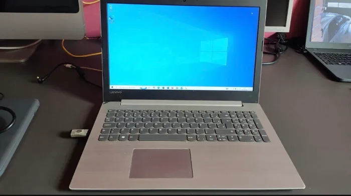 Desktop Lenovo