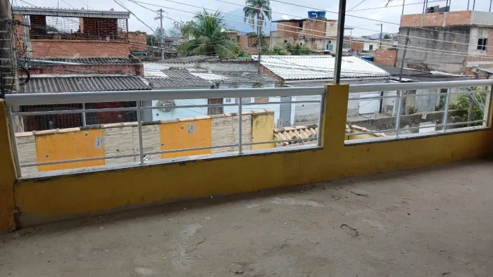 GUARDA CORPO E CORRIMÃO EM ALUMÍNIO E VIDRO