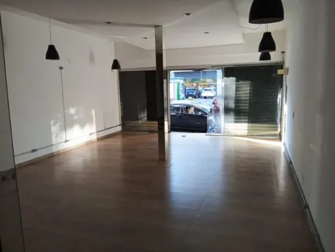 Alugo excelente loja na Av. Silviano Brandão, loja com 136mts, pé direito alto, mezanino