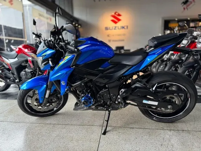 SUZUKI GSX-S750 AZ 2021/2022 - ESPORTIVIDADE, POTÊNCIA ?