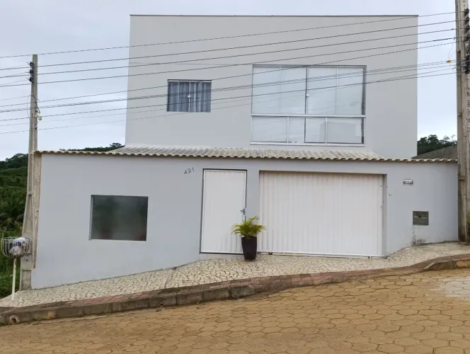 Vende-se este imóvel