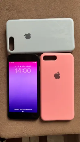 Vendo iPhone 8Plus com carregador
