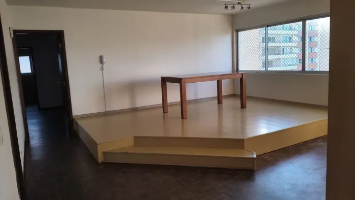 Apartamento para Locação em Curitiba, Batel, 4 dormitórios, 1 suíte, 4 banheiros, 1 vaga
