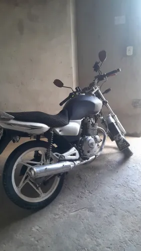 Moto suzuki yes 125 pra vender barato