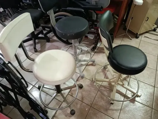 Banquetas com Rodas R$ 120,00 CADA