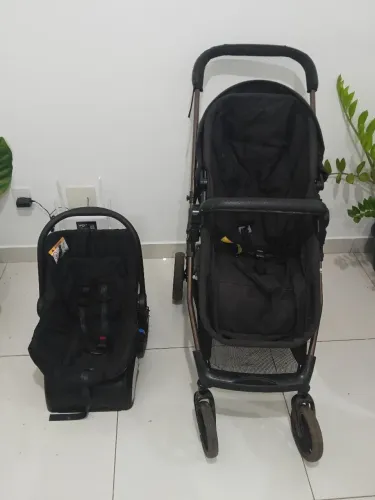 Carinho Moisés e bebe conforto com suporte para carro