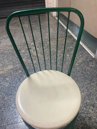 Cadeiras de ferro