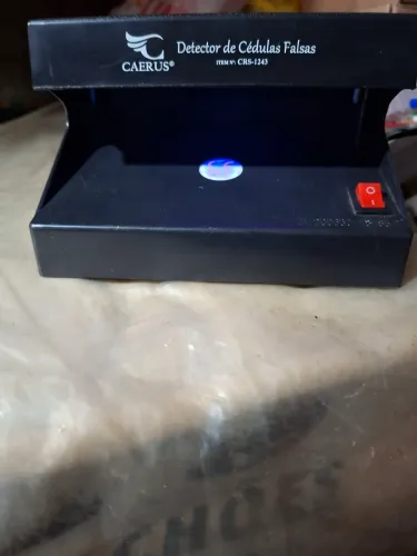 DETECTOR DE CÉDULAS FALSAS.