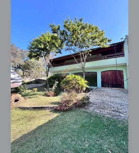 Chácara 2.500 m² Pé na Água com Piscina, 4 Dormitórios e Vista Privilegiada