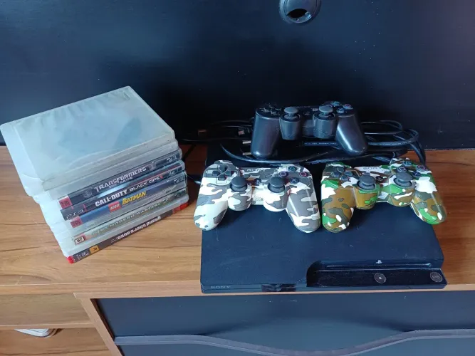 Vende-se PS3 semi-novo em perfeito estado!