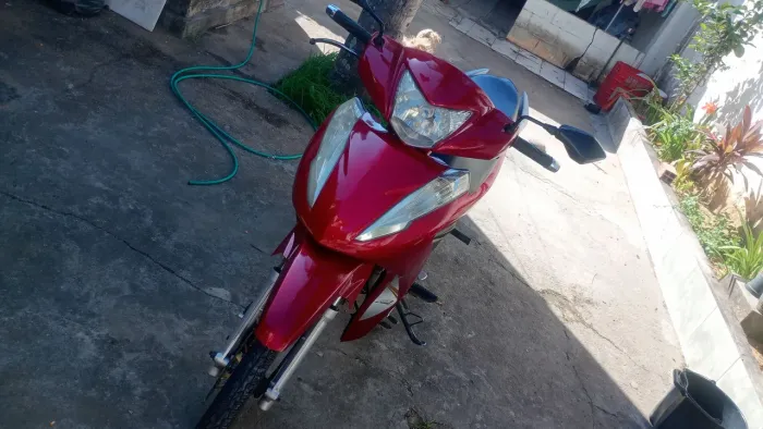 Moto Avelloz az1