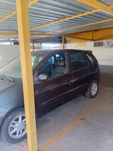 Vendo um Renault scenic RXE privilége completo 1.6 16v.