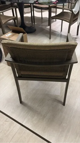 Tenho 8 Cadeira, cada uma sai por 500,00 reais cada!