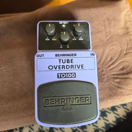 Pedal Behringer tube overdrive TO100
