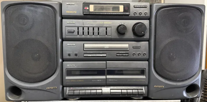 AIWA CA-DW550 - Para Conserto ou retirada de peças. Portátil e raro