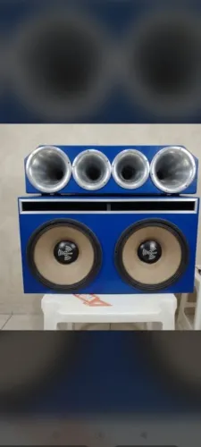 Vendo som automotivo