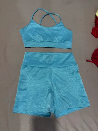 Roupas de academia 