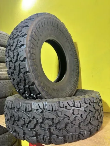 Pneus 31x10.5R15 Reformados Com Borracha Vipal e 1 Ano De Garantia - R$ 750.00 A Unidade