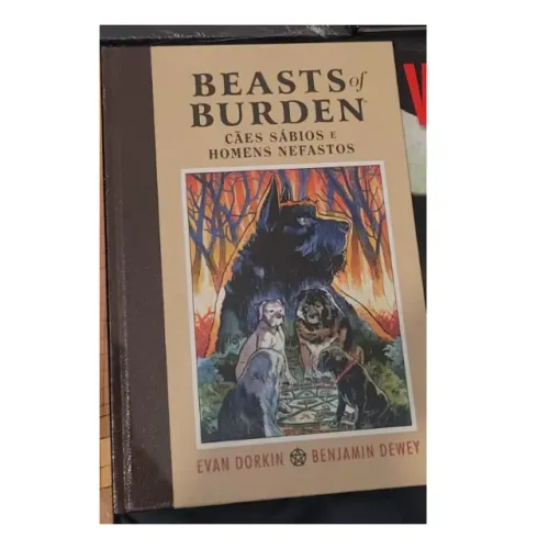 Graphic Novel Beasts of Burden - Cães sábios e homens nefastos