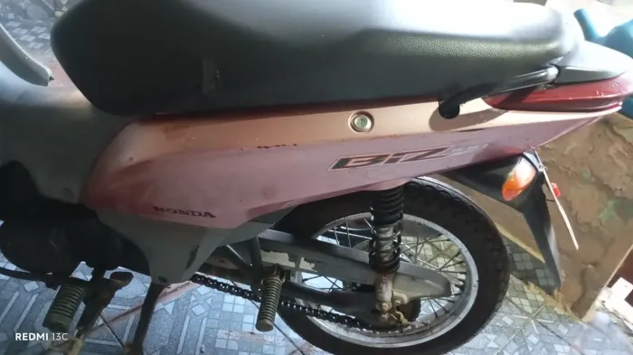 Moto Biz rosa ano 2014