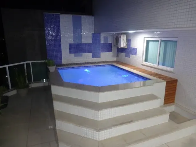 Cobertura C/piscina e churrasqueira p/ 15 pessoas, 3 Suítes C/Ar cond.