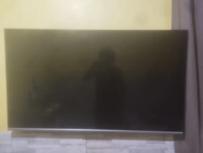Vendo televisão TCL 60 polegadas SmartHub queimada