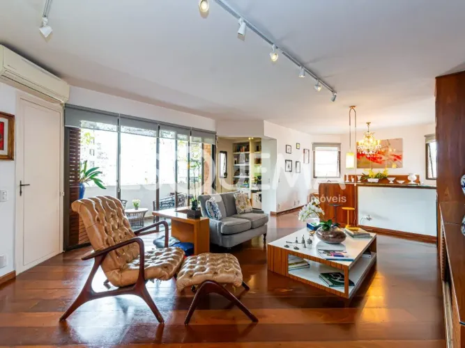Apartamento em condomínio contemporâneo no Jardim Paulista