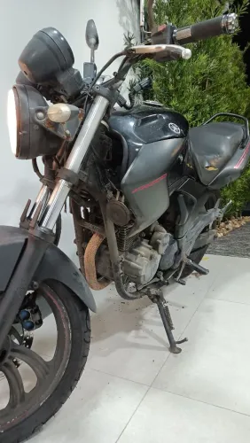 Vendo ou Troco: Yamaha Fazer 250 2008 - Documento em dia | Só transferir e andar