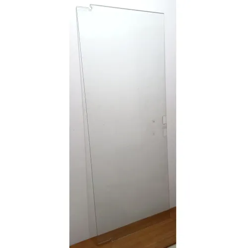 Porta de vidro temperado de abrir/giro. Largura 77,5 cm x Altura 202 cm x Espessura 1 cm.