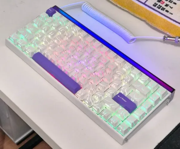Aula Hero 84He + Keycaps Geográficas