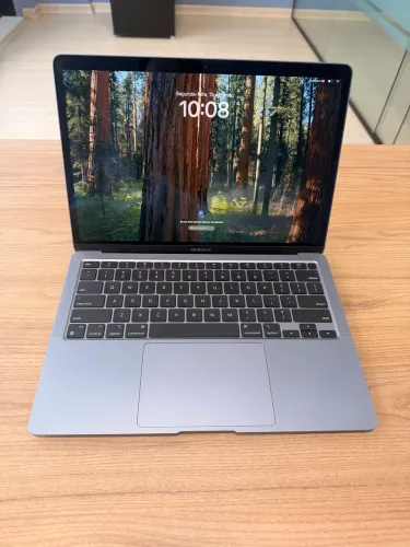 MacBook Air + mouse