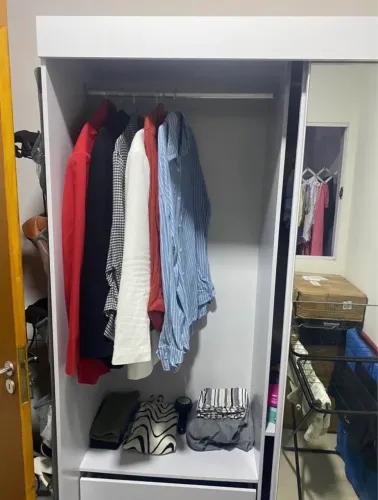 Guarda roupa de solteiro