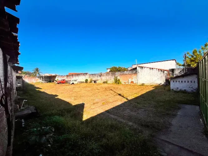 Terreno murado na Aerolândia - 1359m²