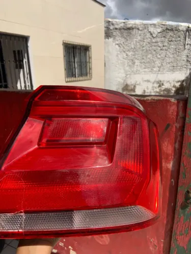 Lanterna traseira direita do Gol G8 disponível