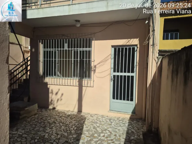 Alugo Excelente Casa Tipo Apartamento em Parque Duque.