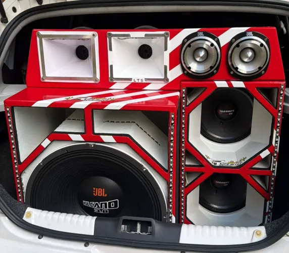 Som automotivo paredão 