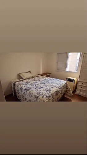 Vendo linda Cama box baú cinza queen novíssima