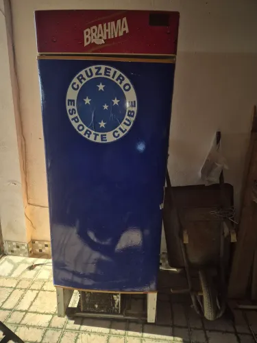 Frizer vertical da brama 