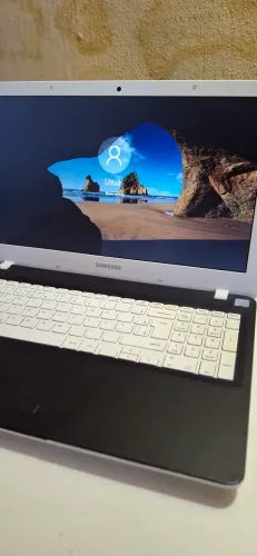 Notebook Samsung i3 6 ger/ 4gb / ssd 240
